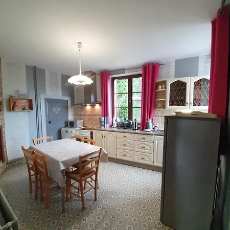 In Gimn E With Garden, Cleaning Included Holiday home Gimnee